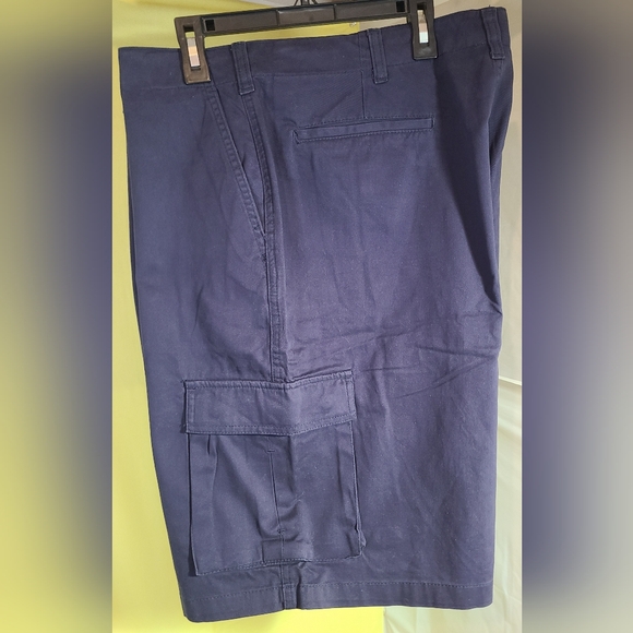 Club Room Men's Blue Cargo Shorts Casual Wear Sz 42 NWOT - Picture 1 of 5